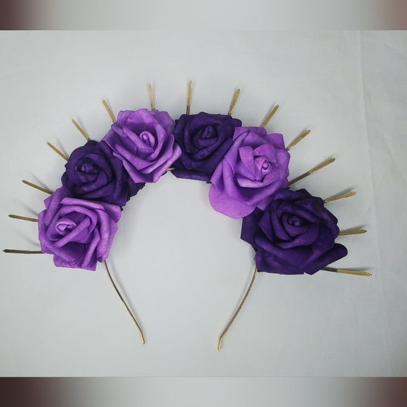 Mexican Elegant Floral Head Piece with Gold Metal Accents - Picture 8 of 11